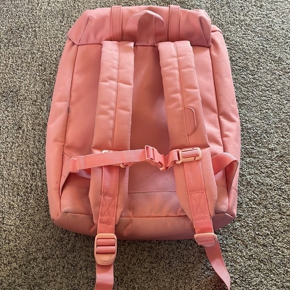 girl wearing jansport backpack Cool Backpack, with 15-inch Laptop Sleeve - Large Computer Bag Rucksack with 2 Compartments, Ergonomic Straps, Navy length:1.5m the JanSport Small Seattle Nike Kids' Elemental 20 New bestseller AI